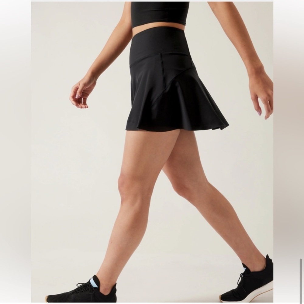 Athleta ACE HIGH RISE 13 1/2 TENNIS SKORT- black ?